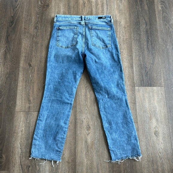 Kut from the Kloth Jeans. Women’s size 6. High Rise Reese Straight, Distressed. - Picture 5 of 8